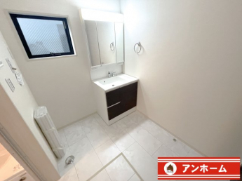 使いやすい独立洗面台です