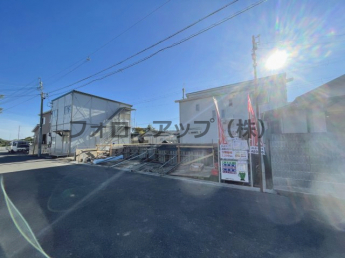 前面道路含む現地写真です