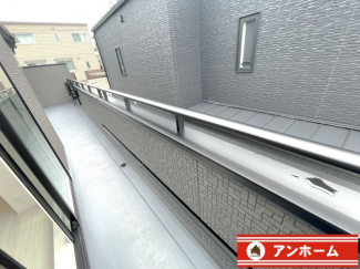 広々としたバルコニーです