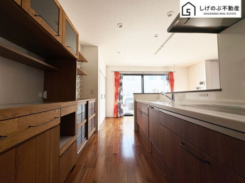 三口タイプのIHクッキングヒーター！使い勝手も良く毎日のお料理も楽しくなりそうですね！