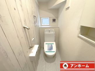 コンパクトで使いやすいトイレです