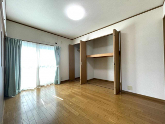 1F6帖洋室②　収納も豊富です