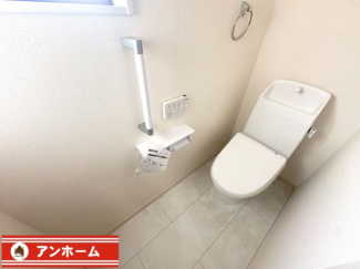 清潔感のあるトイレです