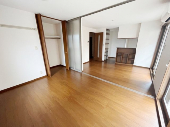 【居間・リビング】