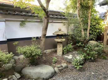 北側庭