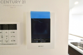 訪問者が来たときにテレビ画面で確認できるため、安心してドアを開けられます。録画機能があるものもあり、留守中に来訪者を記録しておくことができます。利便性が高く、セキュリティ面でも安心です。