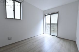 創造性や成長を促す遊びの空間を提供。学習や趣味に集中できる環境を整えます。個別のプライベートスペースは自己表現と自立心を育み、心地よい睡眠環境を整えリラックスできる場所を提供。