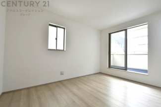 リラックスできるプライベート空間で、快適な睡眠をサポート。個人の好みに合わせたインテリアや寝具で心地良さを追求。プライベートな時間を過ごし、リフレッシュする場所におすすめです。