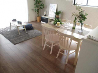 リビングも明るくて広いです