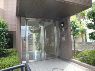 落ち着いたエントランスです