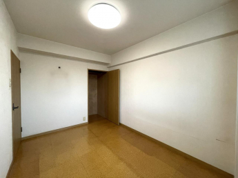 主寝室に最適の洋室