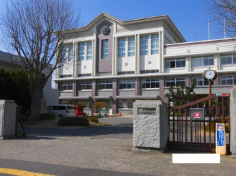 愛媛県立松山東高校まで1022m