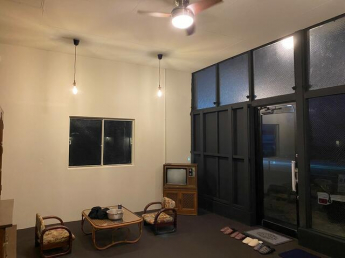 現在　新品のエアコンが付いています。