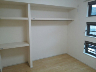 たっぷりとした収納スペースです