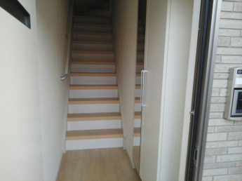 毎日通る玄関はこちらです