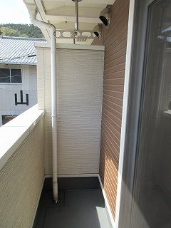 外からの目が気にならないバルコニーで洗濯物が干せます