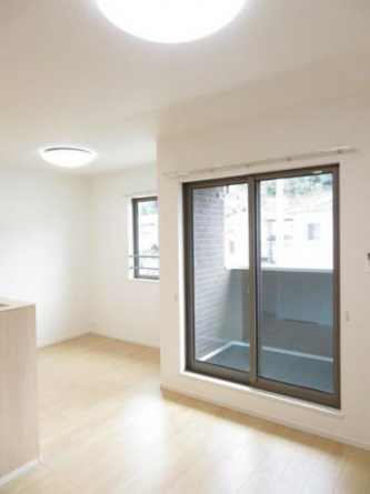 ゆったり過ごせる居間です