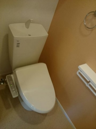 シンプルで使いやすいトイレです