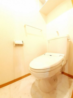 コンパクトで使いやすいトイレです