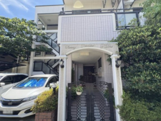 毎日通るエントランスはこのようになっています