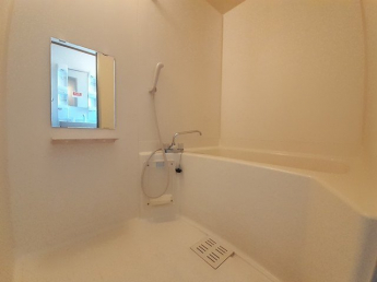 落ち着いた空間のお風呂です