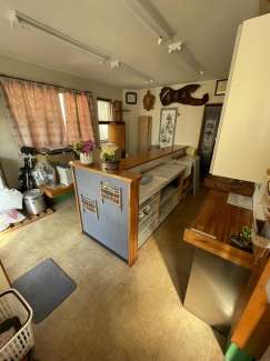 伊予市下吾川の店付住宅の画像