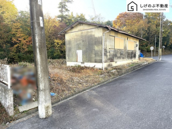 建築条件なし
約57坪
角地
前面道路　6ｍ以上