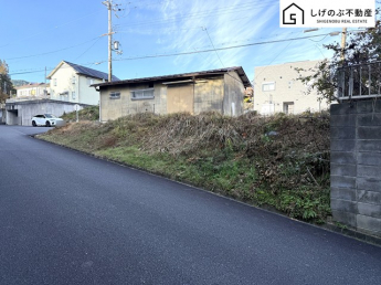 建築条件なし
約57坪
角地
前面道路　6ｍ以上