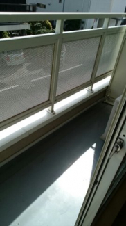 外からの目が気にならないバルコニーで洗濯物が干せます