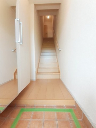 明るい玄関です