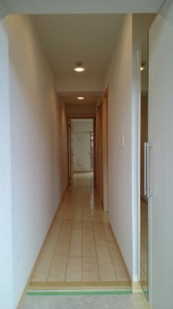 明るい玄関です