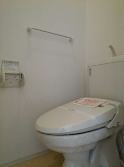 コンパクトで使いやすいトイレです