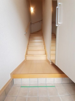 落ち着いた玄関です