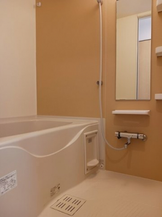 コンパクトで使いやすいお風呂です