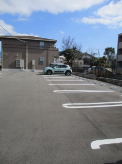 駐車場に車を止められます