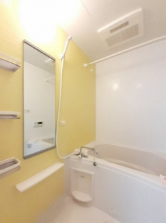 日々の疲れを癒すお風呂付です