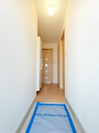 明るい玄関です