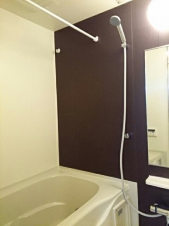 コンパクトで使いやすいお風呂です