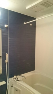 コンパクトで使いやすいお風呂です