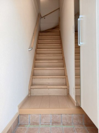 明るい玄関です