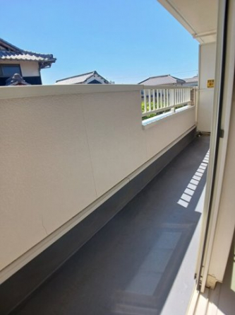 お洗濯にも便利なバルコニー付き