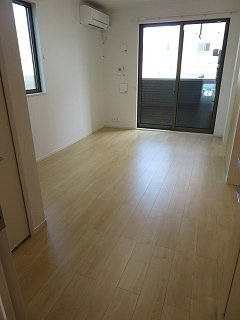 明るい色調の室内です