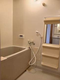 日々の疲れを癒すお風呂付です