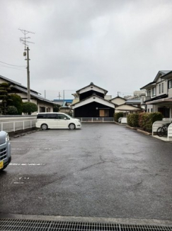 車をお持ちの方に嬉しい駐車場付きの物件です