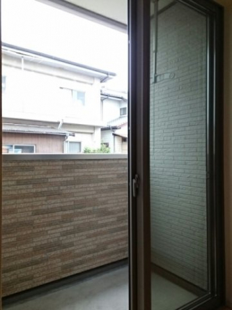 お洗濯にも便利なバルコニー付き