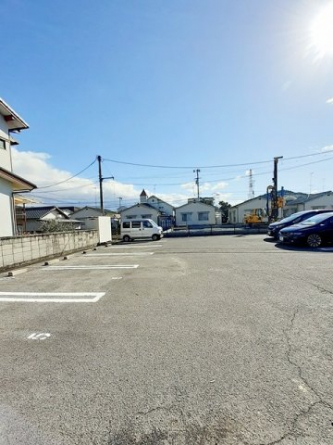 駐車場があるので、車を買う予定の方も安心です