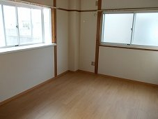 内装は落ち着いています