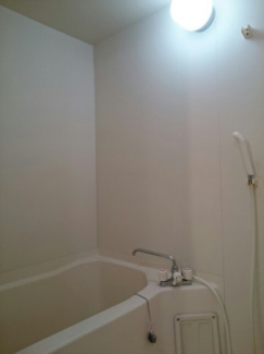 ゆったり過ごせるお風呂です