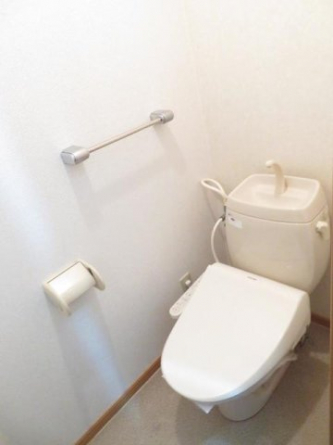 コンパクトで使いやすいトイレです