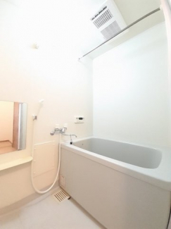 日々の疲れを癒すお風呂付です